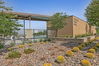 534 Red Lovebird Ave in Henderson, NV - Building Photo - Building Photo