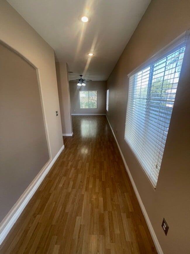 221 Reassuring Ct in Henderson, NV - Building Photo - Building Photo