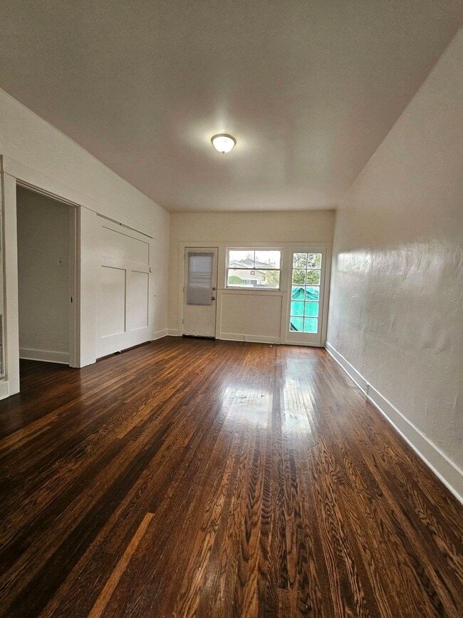 1058 Molino #9 in Long Beach, CA - Building Photo - Building Photo