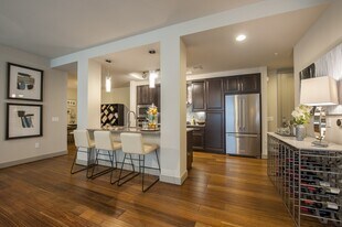 408 S Gessner Rd in Houston, TX - Building Photo