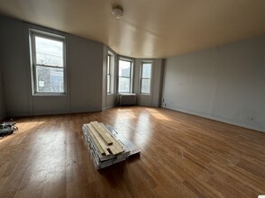 21 Bergen Ave, Unit 2 in Jersey City, NJ - Building Photo - Building Photo