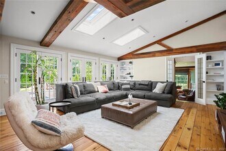 175 Cat Rock Rd in Greenwich, CT - Building Photo - Building Photo