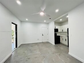 5541 NW Miami Ct-Unit -8 in Miami, FL - Building Photo - Building Photo