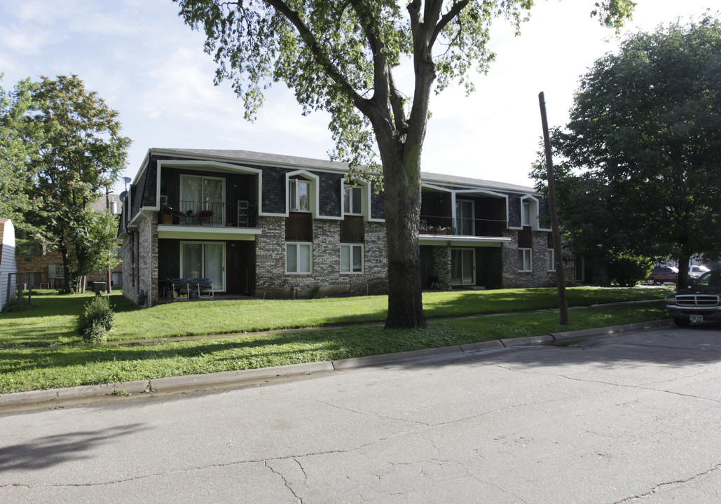 5440 Cleveland Avenue in Lincoln, NE - Building Photo