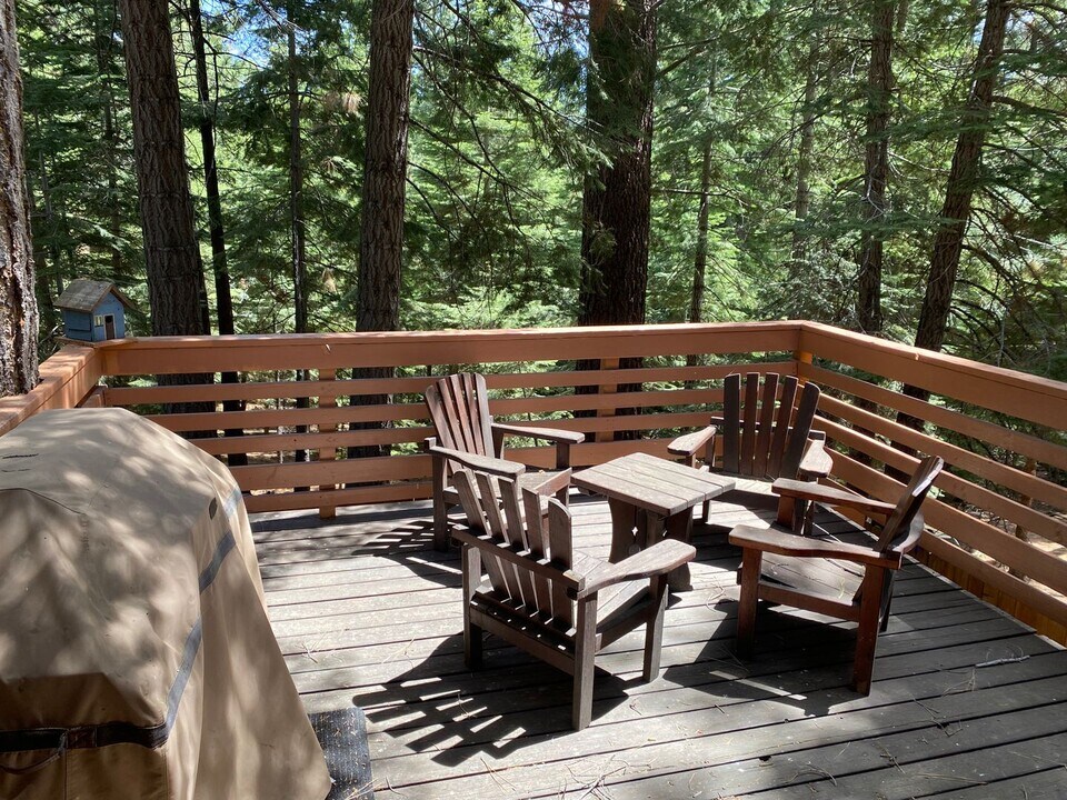 847 Clement St in South Lake Tahoe, CA - Building Photo