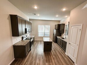 1113 W Cedar River Rd in Montgomery, TX - Building Photo - Building Photo