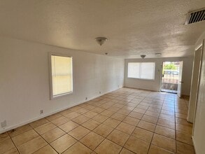 1934 3rd St in Wasco, CA - Building Photo - Building Photo