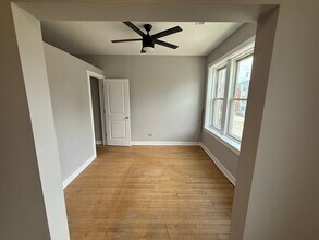 5705 N Clark St in Chicago, IL - Building Photo - Building Photo