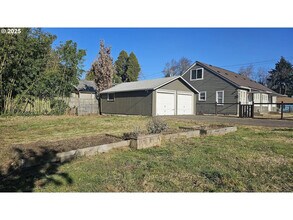 2105 W 13th Ave in Eugene, OR - Building Photo - Building Photo