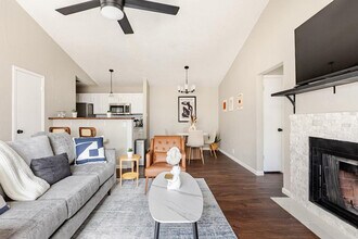 6101 Parkwood Dr in Austin, TX - Building Photo - Building Photo