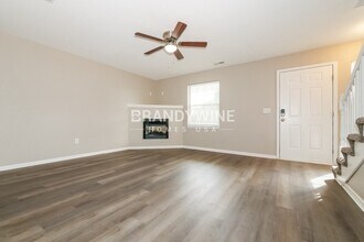 1002 NE Deer Creek Rd in Grain Valley, MO - Building Photo - Building Photo