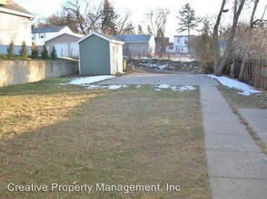 206 11th Ave SE in Minot, ND - Building Photo - Building Photo