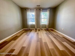 4442 Southbridge Ct in Louisville, KY - Building Photo - Building Photo