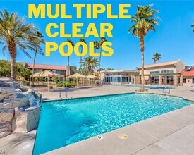 4981 River Glen Dr in Las Vegas, NV - Building Photo - Building Photo