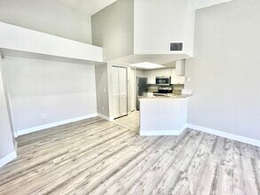 1700 Crestwood Ct S in Royal Palm Beach, FL - Building Photo - Building Photo