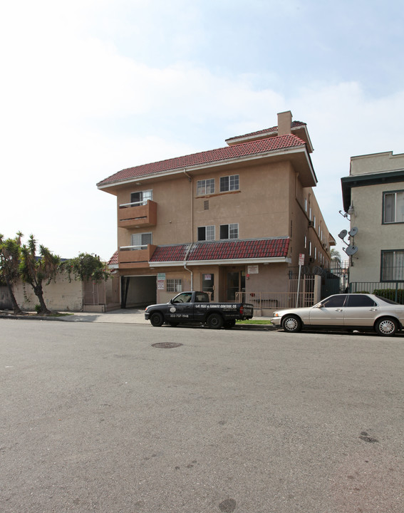 South View Apartments in Los Angeles, CA - Building Photo