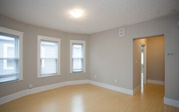 33 Bromfield Rd in Somerville, MA - Building Photo - Building Photo