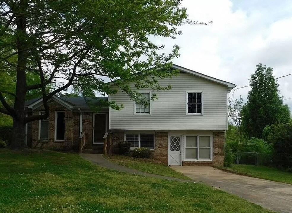 1932 David Dr NE in Birmingham, AL - Building Photo