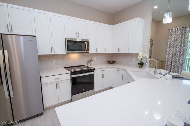 property at 262 Indies Dr E