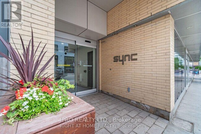 630-630 Queen St E in Toronto, ON - Building Photo - Building Photo