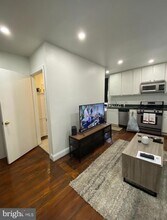 1324 Pine St, Unit 3F in Philadelphia, PA - Building Photo - Building Photo