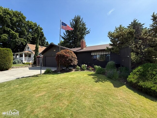 property at 411 S 34th Ave