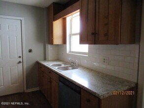 6123 Autlan Dr in Jacksonville, FL - Building Photo - Building Photo