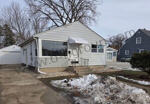 2000 39th St in Kenosha, WI - Building Photo