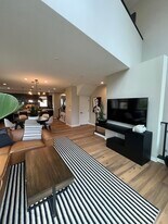 13914 Boyden Way in San Diego, CA - Building Photo