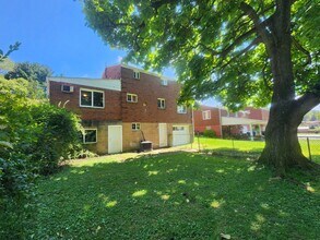 179 McKenzie Dr in Pittsburgh, PA - Building Photo - Building Photo