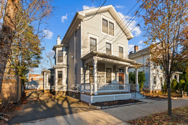 property at 35 Eld St