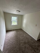 445 Cedar Dr in Moon Township, PA - Building Photo - Building Photo