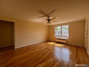 35 Nob Hill Cir in Bridgeport, CT - Building Photo - Building Photo