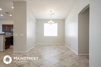 42716 N 44th Dr in Phoenix, AZ - Foto de edificio - Building Photo