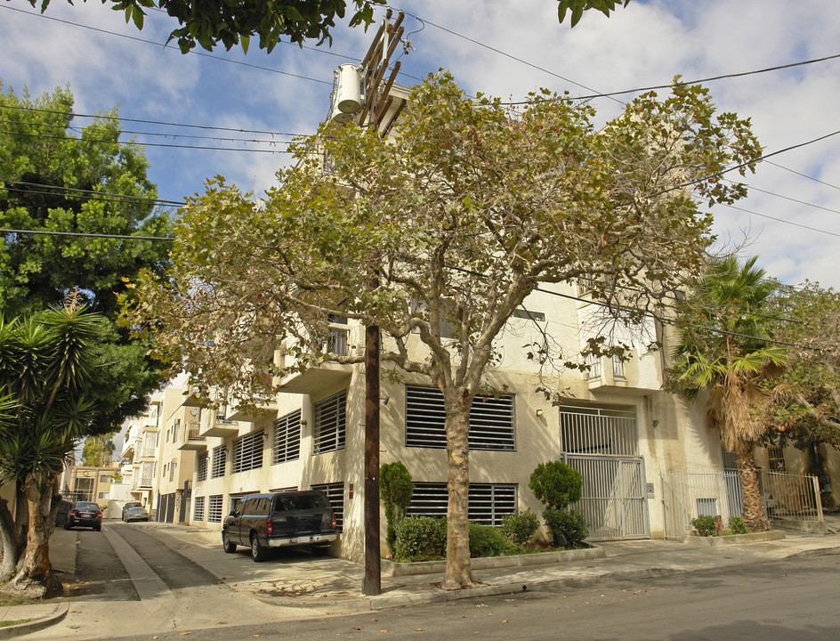 7158 Hawthorn Ave in Los Angeles, CA - Foto de edificio