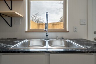 2 Earl Dr in Conway, AR - Building Photo - Building Photo