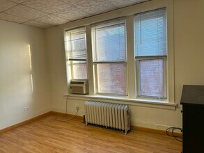 5114 S Woodlawn Ave in Chicago, IL - Building Photo - Building Photo