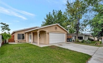 3455 Dwight Ave, Unit Bedroom 1 in Riverside, CA - Building Photo