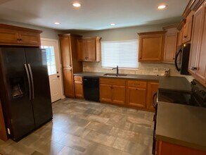 1303 Sharon Cir in Chattanooga, TN - Building Photo - Building Photo