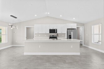 3927 NE 12th Ave in Cape Coral, FL - Building Photo - Building Photo