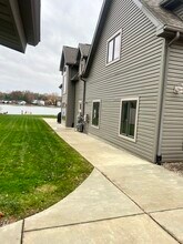 8065 S Portage Rd in Jackson, MI - Building Photo - Building Photo