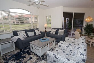 9060 Palmas Grandes Blvd in Bonita Springs, FL - Foto de edificio - Building Photo