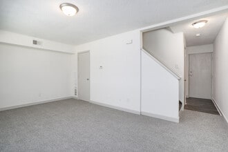 SkyView in Columbus, OH - Building Photo - Interior Photo