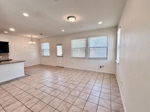 1001 Zodiac Ln in Round Rock, TX - Foto de edificio - Building Photo