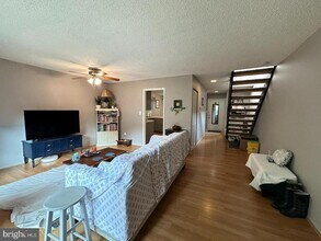 2215 Cartwright Pl in Reston, VA - Building Photo - Building Photo