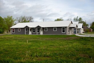 522 Wineblood St in Checotah, OK - Building Photo - Building Photo