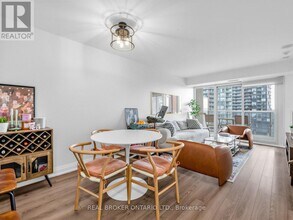 125 Western Battery Rd in Toronto, ON - Building Photo - Building Photo