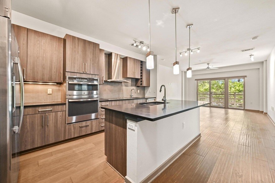 3600 S Lamar Blvd, Unit 213 in Austin, TX - Building Photo