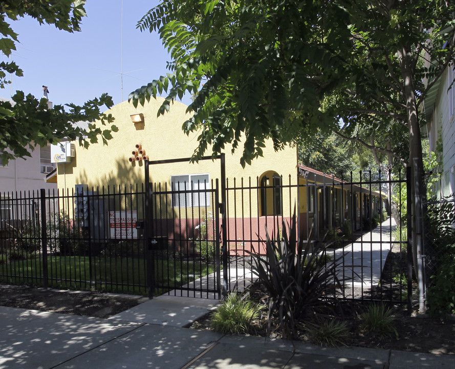 River Rose Apartment in West Sacramento, CA - Foto de edificio