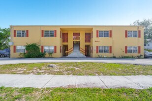 Boca Hacienda Apartments